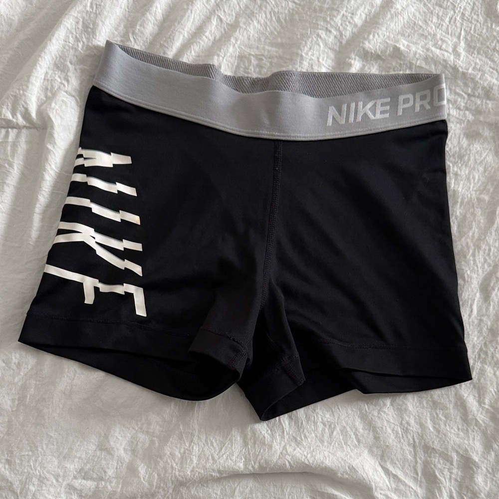 Nike Pro Women's Black and Gray Athletic Shorts
